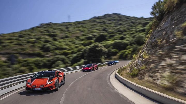 Lamborghini Huracan: il brand celebra la sua iconica supercar V10 [FOTO]
