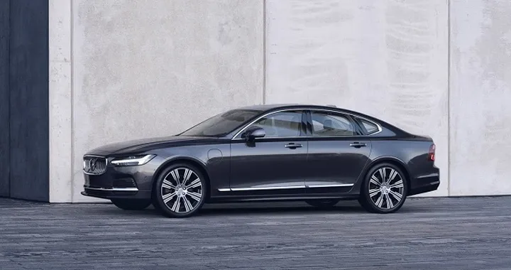 Volvo S90 e V90 restyling 2020: arriva l'ibrido leggero