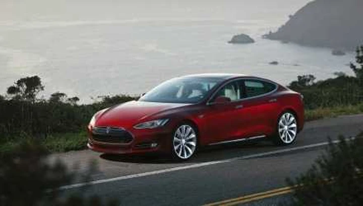 Tesla Model S 2013: nuove immagini