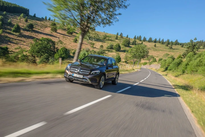 Mercedes GLC: nuove immagini ufficiali