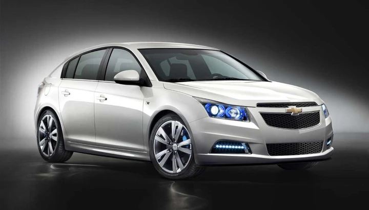 Chevrolet Cruze Hatchback, prime immagini
