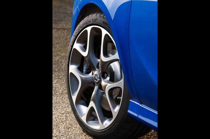Opel Corsa OPC 2015: nuove foto ufficiali