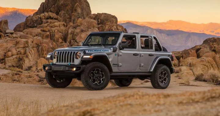 Jeep Wrangler 4xe: l’iconico fuoristrada diventa ibrido plug-in
