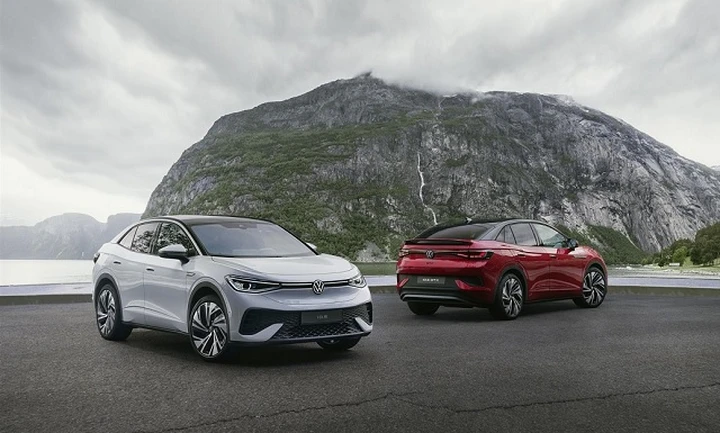 Volkswagen ID.5 e ID.5 GTX: versioni, equipaggiamenti e prezzi