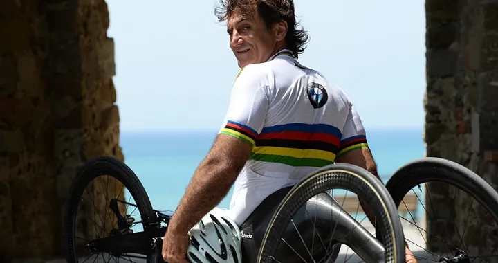 Bmw: Alex Zanardi protagonista della campagna #InsiemePerRipartire