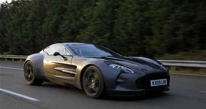 Aston Martin One-77: esagerata in tutto