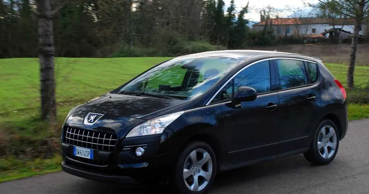 Peugeot 3008: un'auto trasversale dallo stile unico