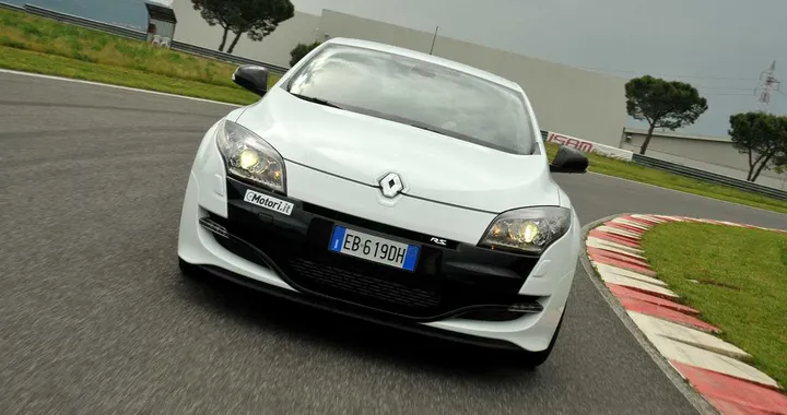 Renault Megane Coupè RS: born to race!