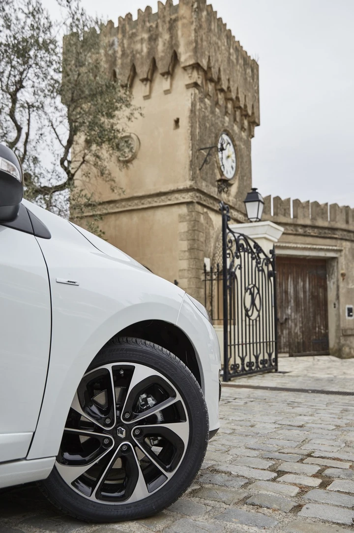 Bridgestone Driveguard: la gomma antiforatura