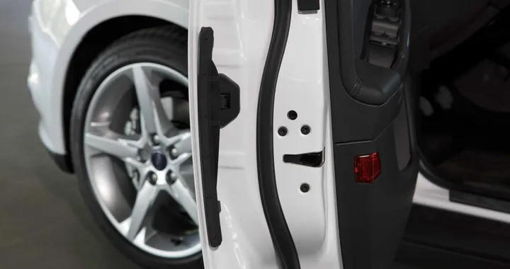 Da Ford una geniale soluzione salva portiere