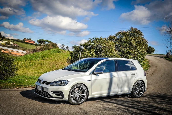 Volkswagen Golf R: la prova su strada