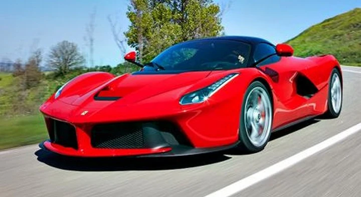Ferrrari LaFerrari, show al Nurburgring