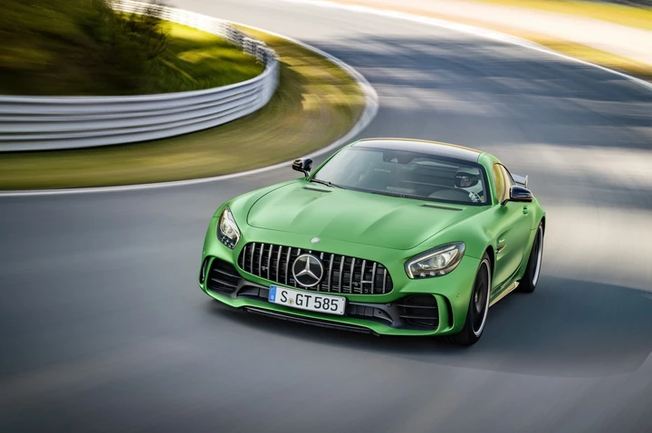 Mercedes-AMG GT R: tempo record sull’Inferno Verde